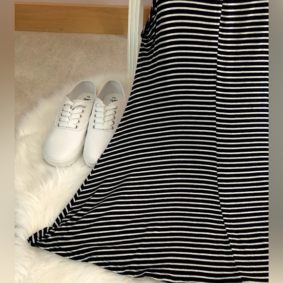 💋Free Kisses Navy Striped Mini Dress Size Small - Picture 6 of 7